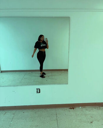 Full leaked Kiara w private onlyfans photo