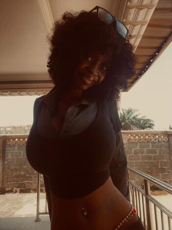 Full leaked Kikiolaola private onlyfans photo