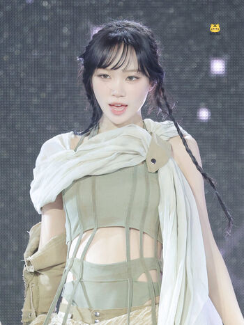 Kim Chaewon