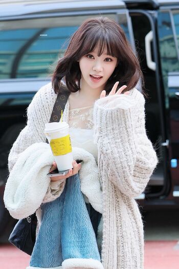 Kim Chaewon 김채원 [Le Sserafim]