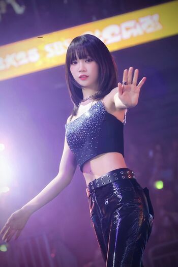 Kim Chaewon 김채원 [Le Sserafim]