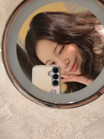 Kim Chaewon 김채원 [Le Sserafim]