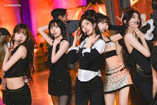 Kim Chaewon 김채원 [Le Sserafim]