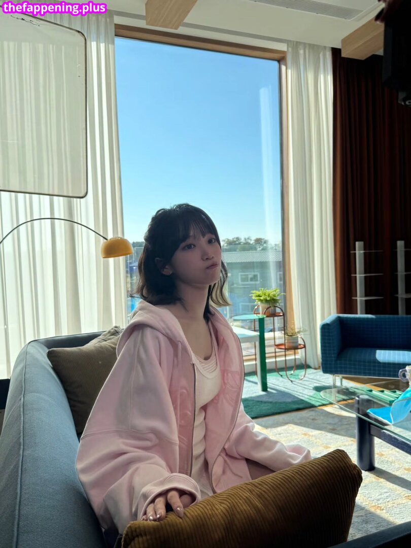 Kim Chaewon 김채원 [Le Sserafim]