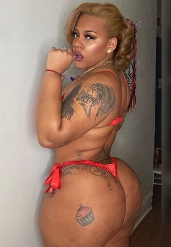 Full leaked Kimkommas private onlyfans photo