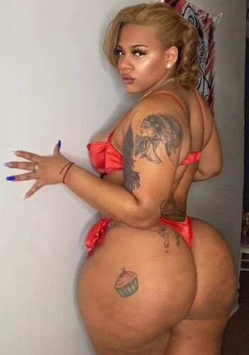 Full leaked Kimkommas private onlyfans photo