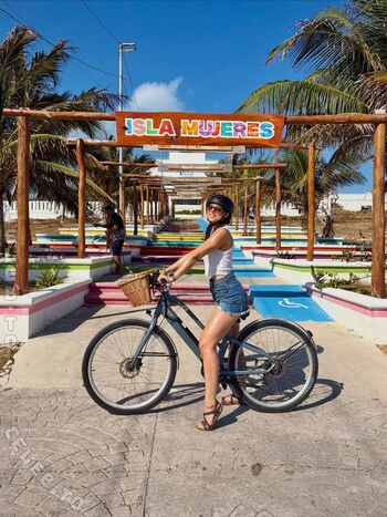 Full leaked Kira kosarin  page private onlyfans photo