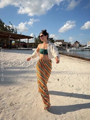 Full leaked Kira kosarin  page private onlyfans photo