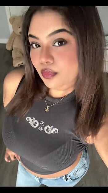 Full leaked Kkarishma private onlyfans photo