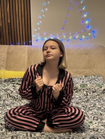 Full leaked Kleine emmi page private onlyfans photo