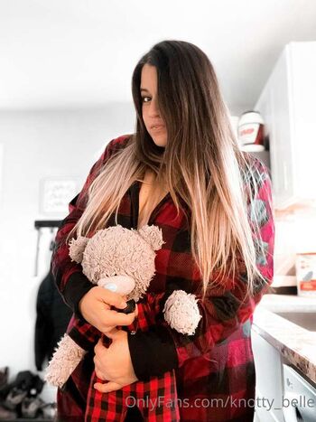Knotty_Belle