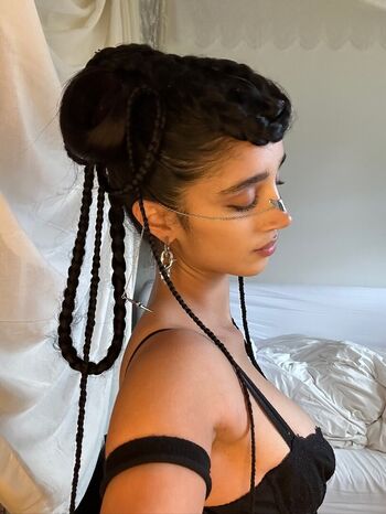 Full leaked Kurdish girls private onlyfans photo