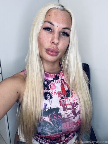 kyrahotxxx