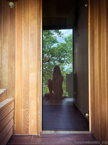 lady_freetheboobs_vip