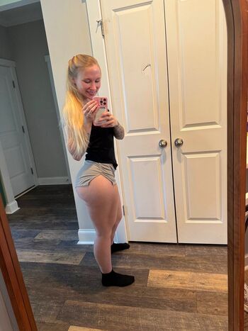 Full leaked Lanaamara private onlyfans photo