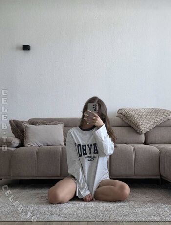 Full leaked Lara uth private onlyfans photo