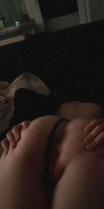 Full leaked Larissaxadventures private onlyfans photo