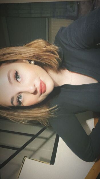 Full leaked Larissaxadventures private onlyfans photo