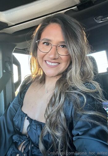 latina_hot_wife