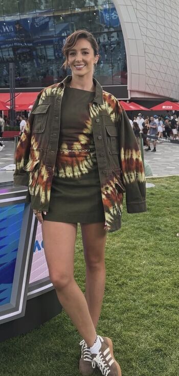 Full leaked Laura robson private onlyfans photo