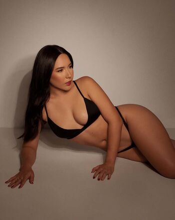 Full leaked Lauraav private onlyfans photo