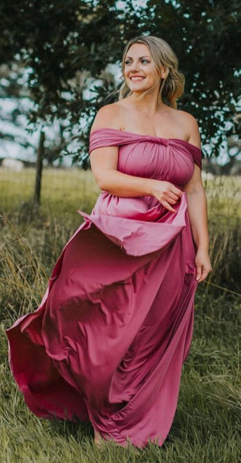 Full leaked Lauracurvemodel private onlyfans photo