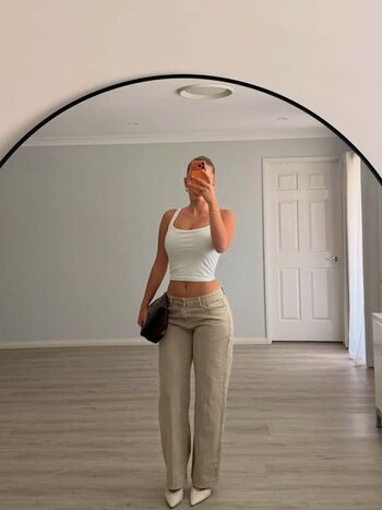 Full leaked Lauramjj private onlyfans photo