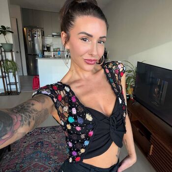 Full leaked Layla fashion private onlyfans photo