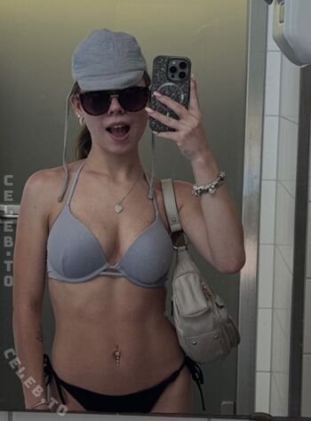 Full leaked Lea nxz private onlyfans photo