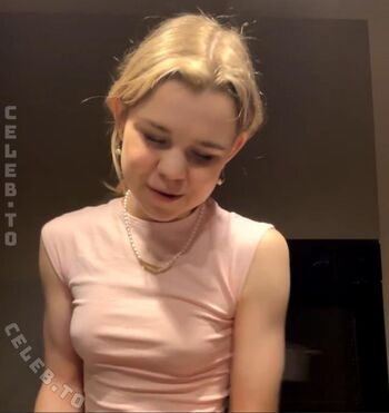 Full leaked Lea peach  page private onlyfans photo