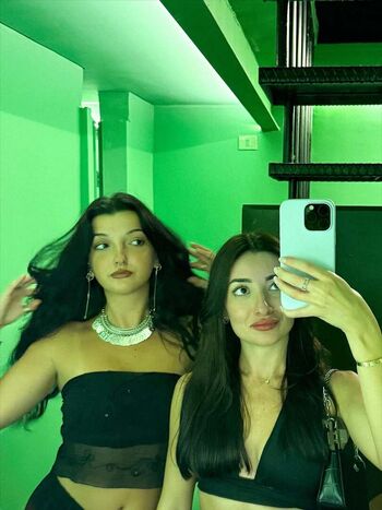 Full leaked Lebanese girls page private onlyfans photo