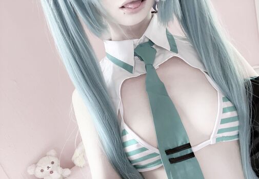 Full leaked Ember wolf/ private onlyfans photo