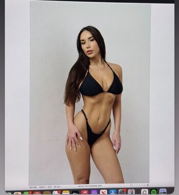 Full leaked Leilah skys private onlyfans photo