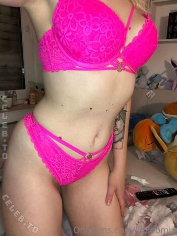 Full leaked Lilbloomix private onlyfans photo