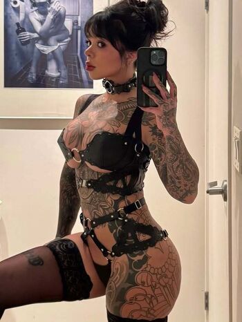 Full leaked Lilbrinabb private onlyfans photo