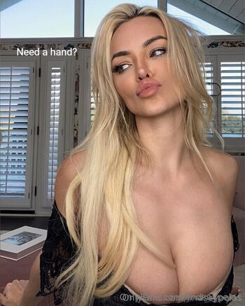 Lindsey Pelas