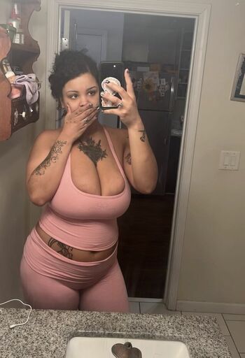 Full leaked Lipglossdollqueen private onlyfans photo