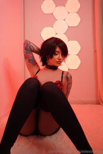 Full leaked Lizzie le strange  page private onlyfans photo