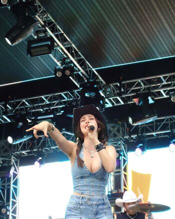 Full leaked Lily/ private onlyfans photo