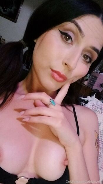 Full leaked Lonelypeaches private onlyfans photo