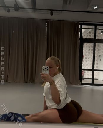 Full leaked Loulou fbl private onlyfans photo