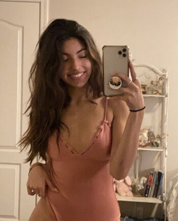 Full leaked Luckyrainee private onlyfans photo