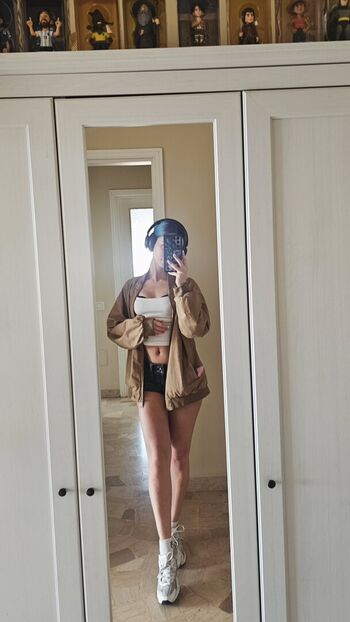 Full leaked Lucrelisa private onlyfans photo