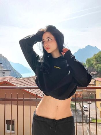 Full leaked Lucrelisa private onlyfans photo