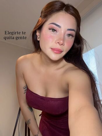 Full leaked Luguerreroficial hotwife private onlyfans photo