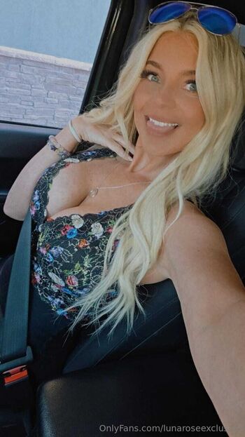 Full leaked Lunaroseverified page private onlyfans photo