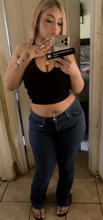 Full leaked Luvvivii private onlyfans photo