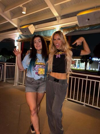 Full leaked Lyra valkyria page private onlyfans photo