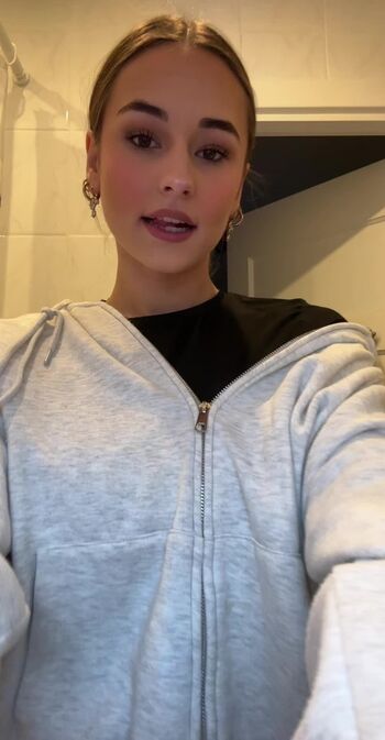 Full leaked Maaike roellies page private onlyfans photo