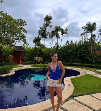 Mackenzie Vassallo / mackenzievassallo